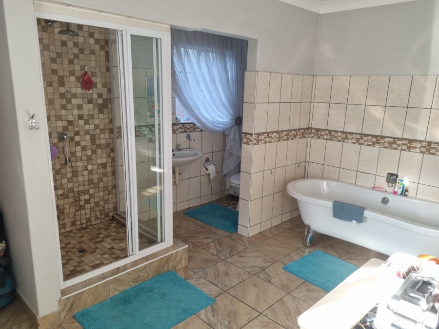 4 Bedroom Property for Sale in Bodorp North West